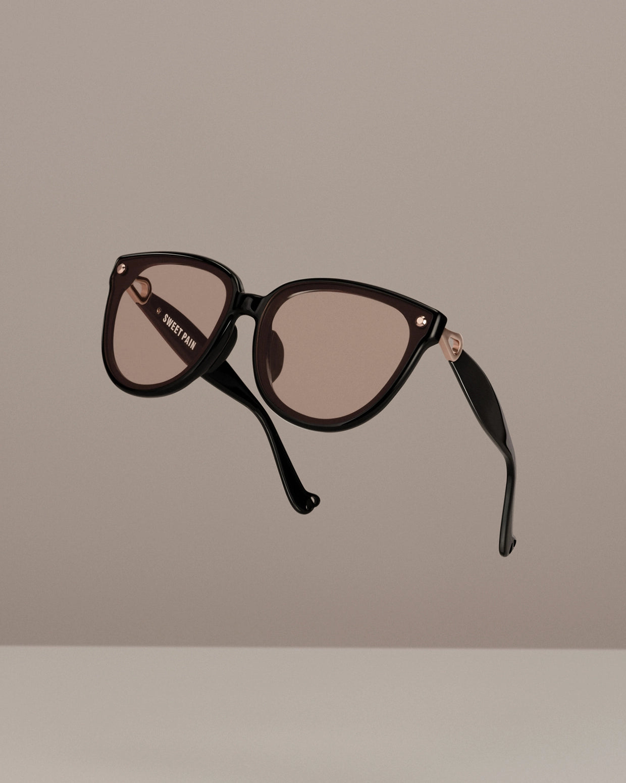 Nana C1 Sunglasses – Subtle Cat-Eye Silhouette