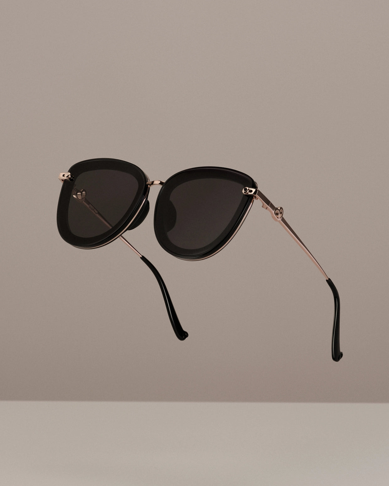Julia G1 Sunglasses – Elegant Cat-Eye Design